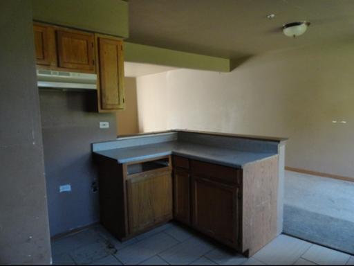 21724 Carol Avenue Sauk Village, IL 60411 - Photo 4 of 10 a utility room with dryer and washer