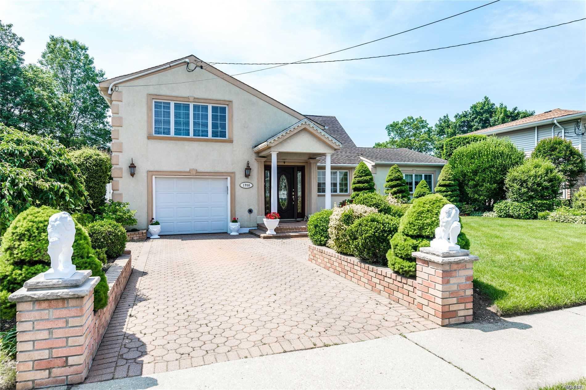FRONT/DRIVEWAY
