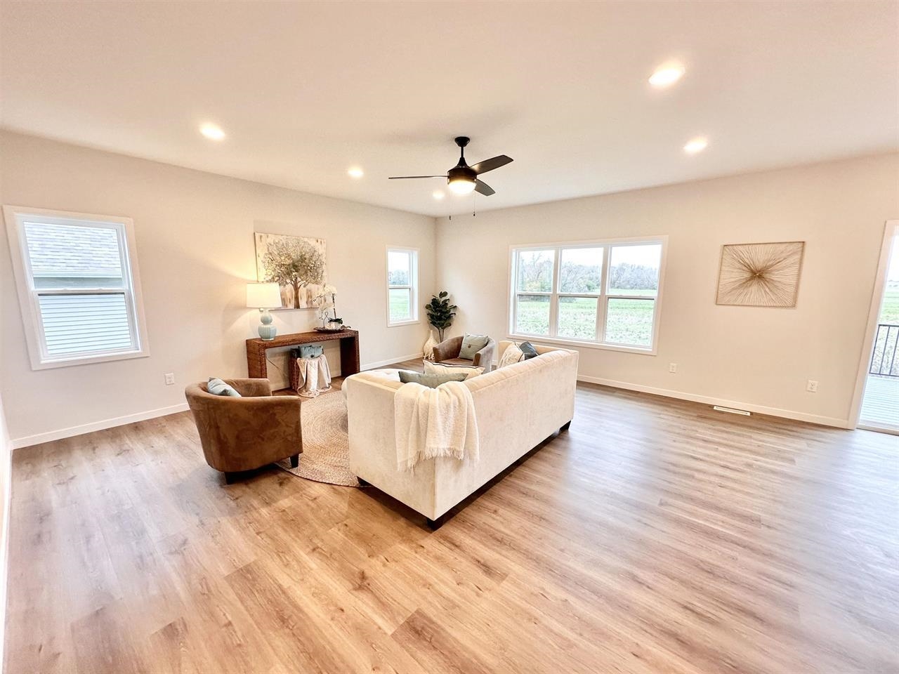 47 Blarney Stone Albany, WI 53502 - Photo 2 of 37