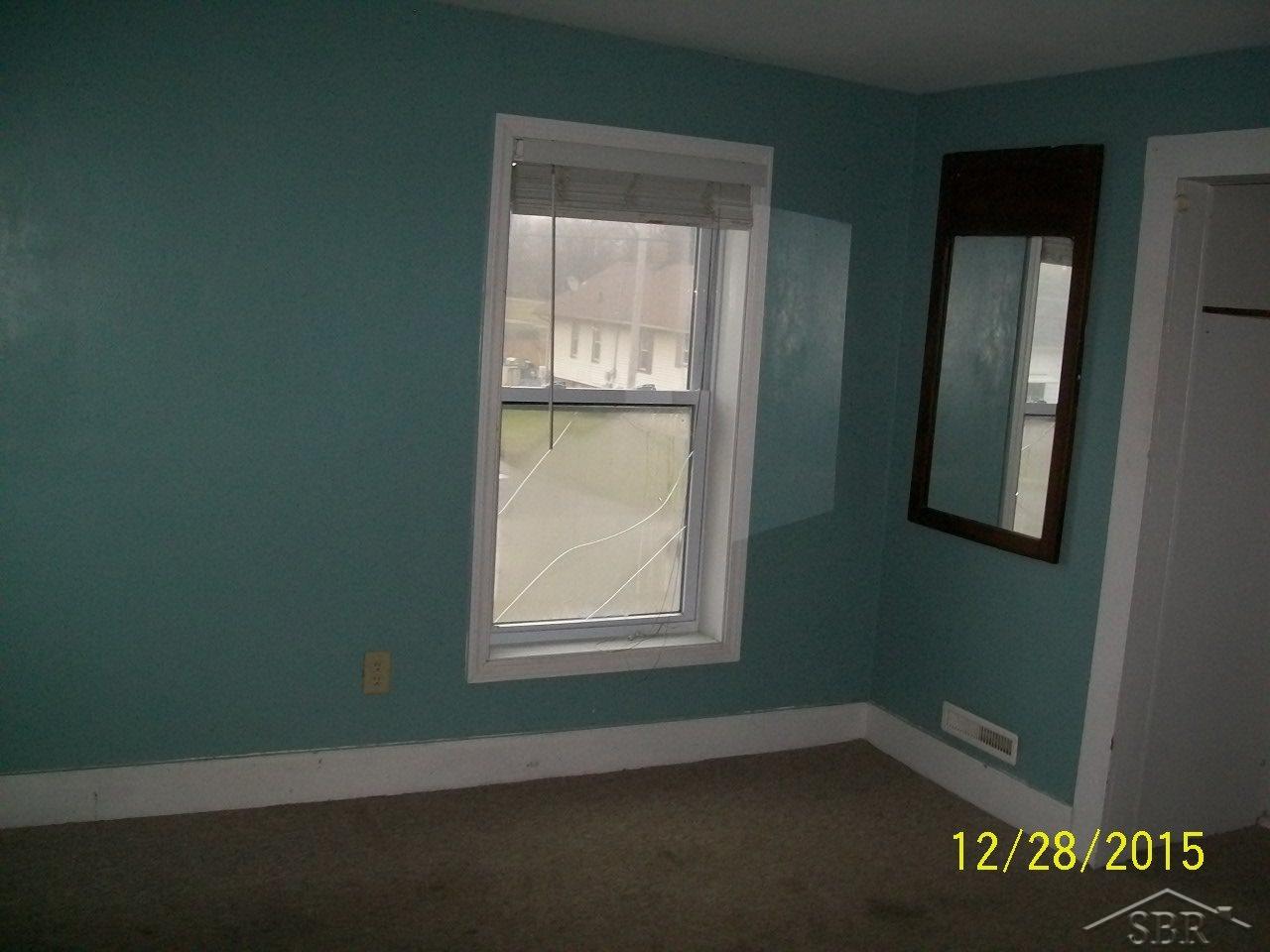 719 Sherman Road Carrollton, MI 48724 - Photo 12 of 16 31275389-11.JPG
