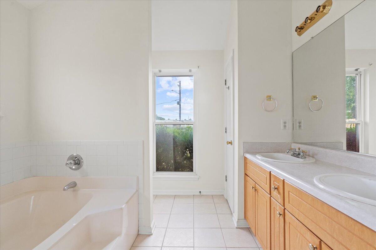 4500 Martha's Way Grovetown, GA 30813 - Photo 17 of 29 17-Owner Bathroom