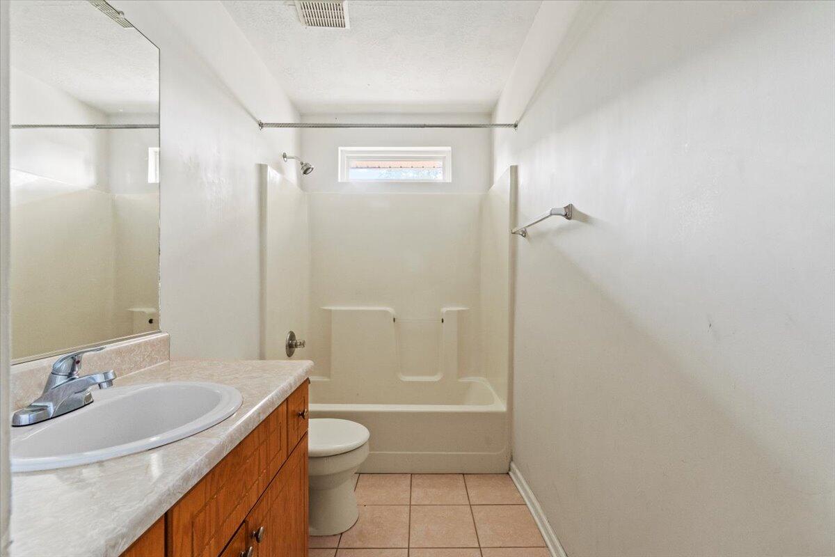 4500 Martha's Way Grovetown, GA 30813 - Photo 23 of 29 23-Hallway Bathroom