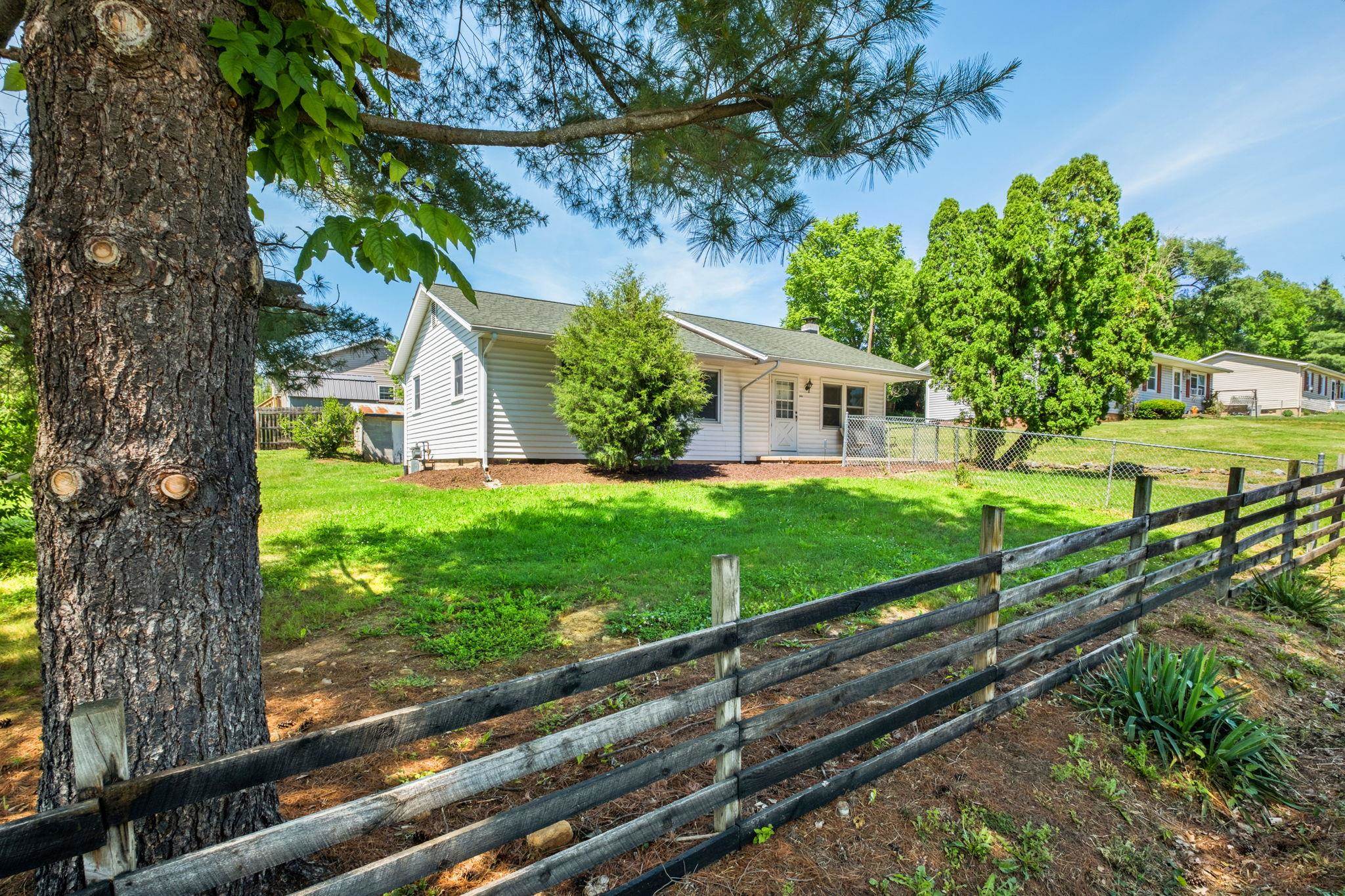 125 East Riverside Drive Timberville, VA 22853 - Photo 3 of 27