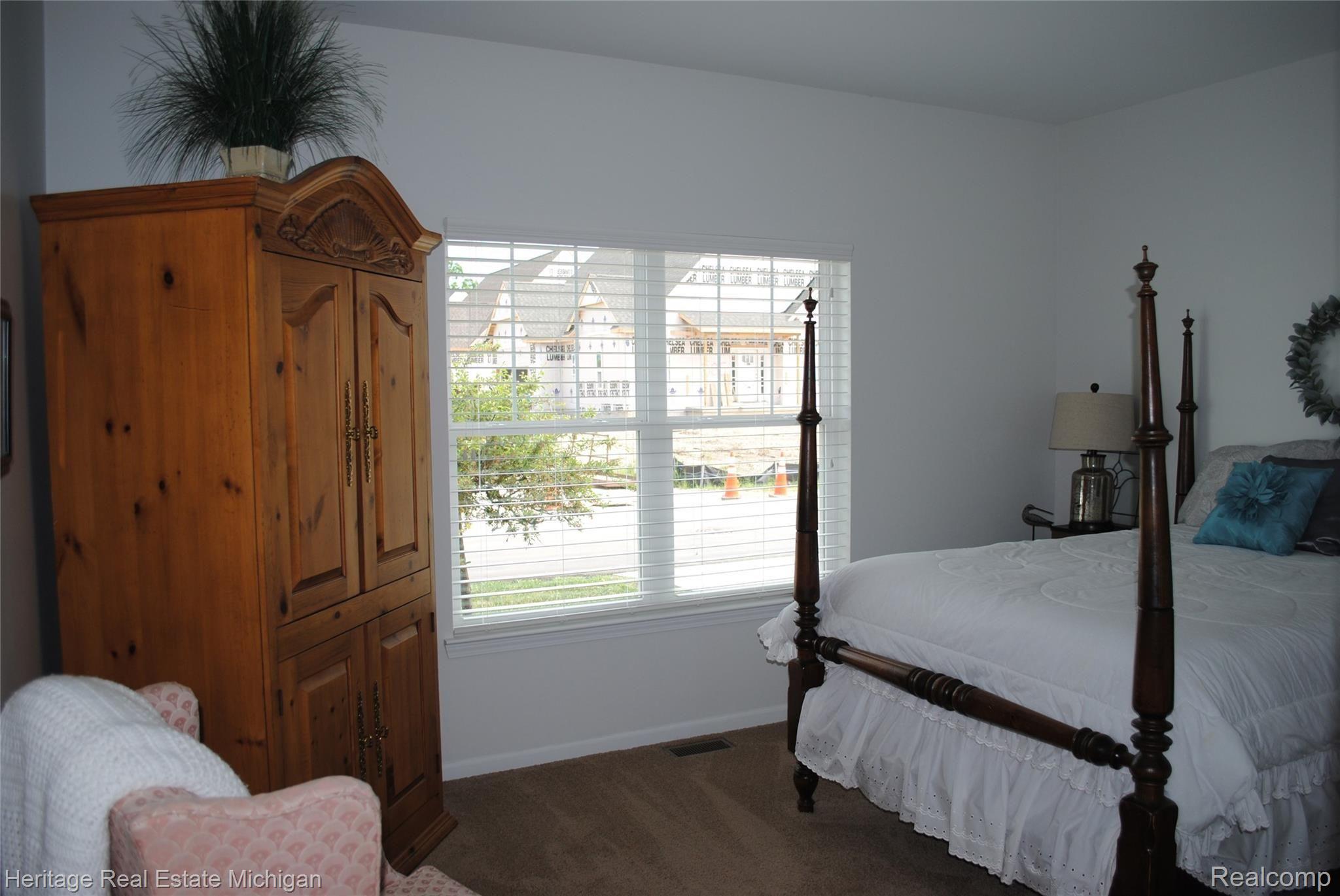 412 Brigg Street Howell, MI 48855 - Photo 9 of 20 Here is the second entry-level bedroom with bath! Attractively decorated and waiting for you!