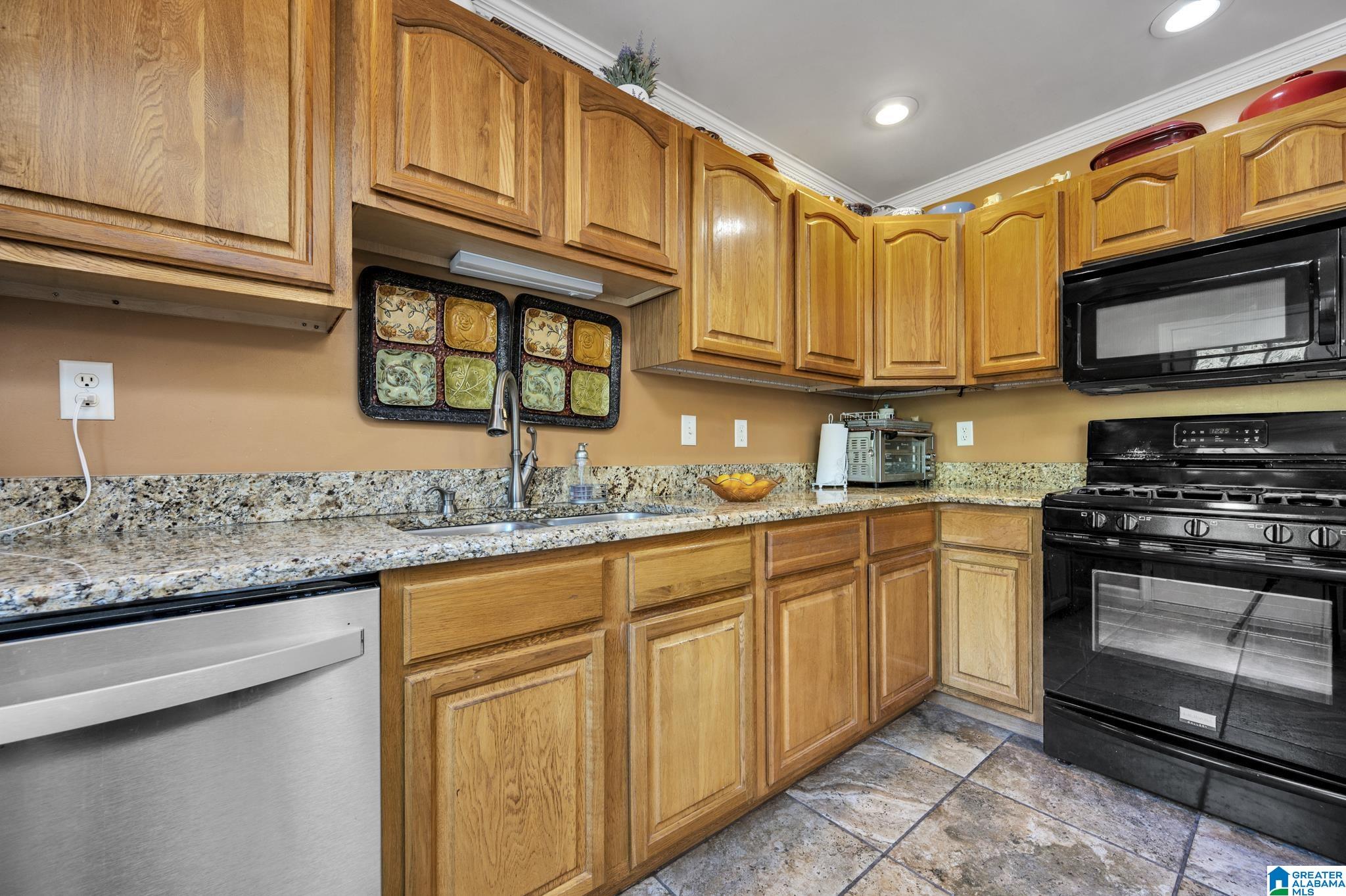 80 Magnolia Lane Sumiton, AL 35148 - Photo 8 of 28