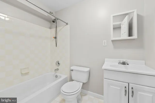 $3,350 | 18865 Crossroads Court, Triangle, VA 22172