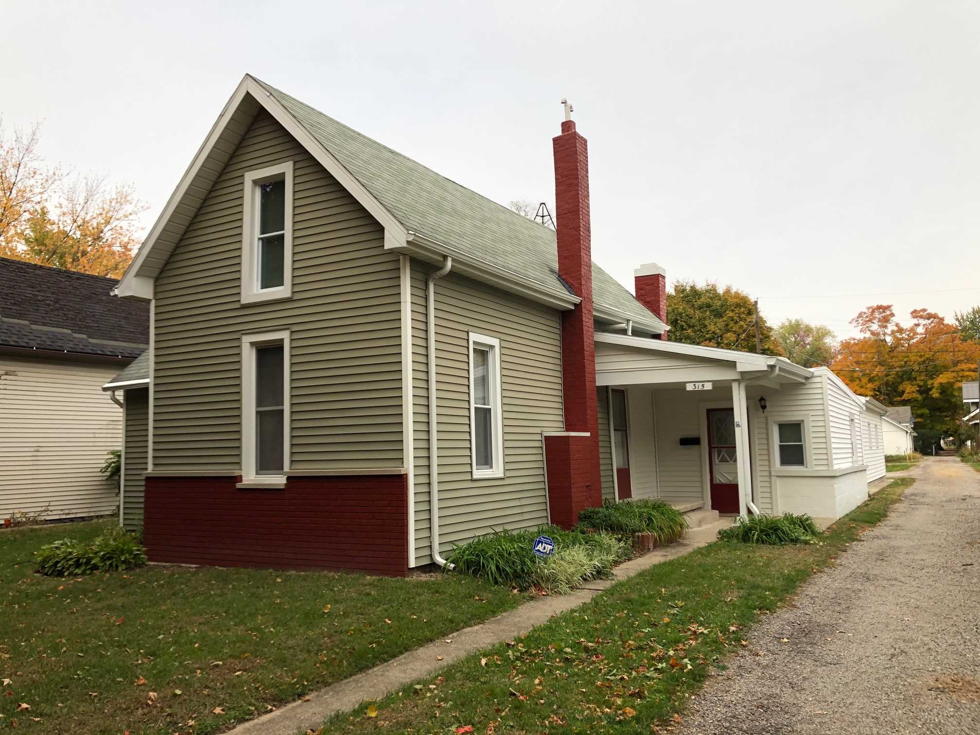 315 Fulton Avenue Rochester, IN 46975 - Photo 1 of 12