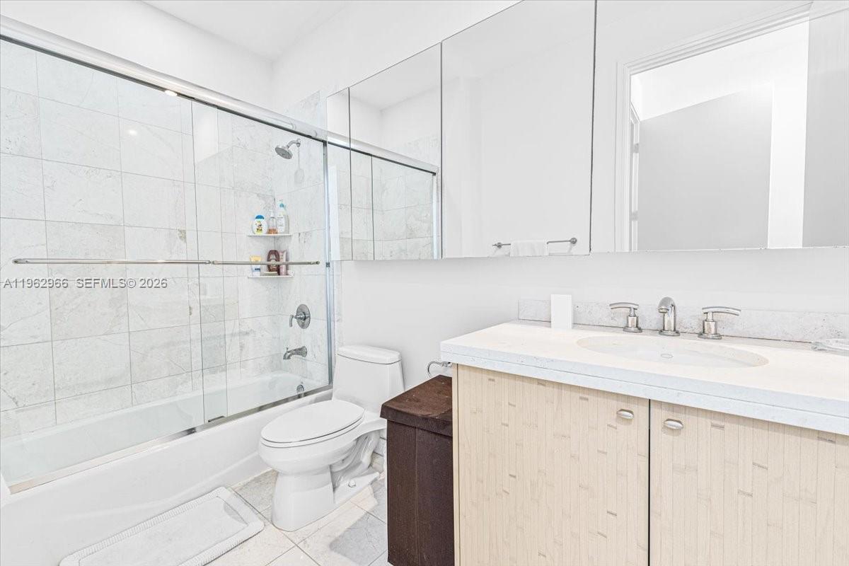 900 Brickell Key Boulevard, Unit 1101 Miami, FL 33131 - Photo 31 of 38