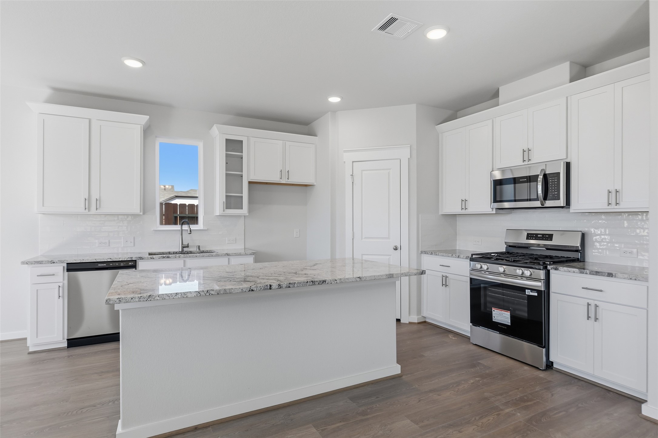 4442 Azalea Blossom Road Pinehurst, TX 77362 - Photo 13 of 38