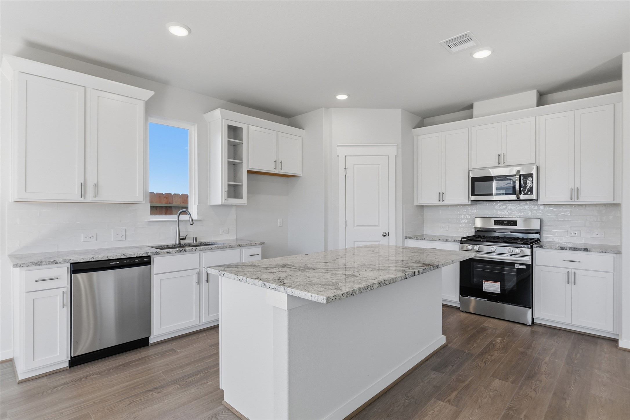 4442 Azalea Blossom Road Pinehurst, TX 77362 - Photo 14 of 38