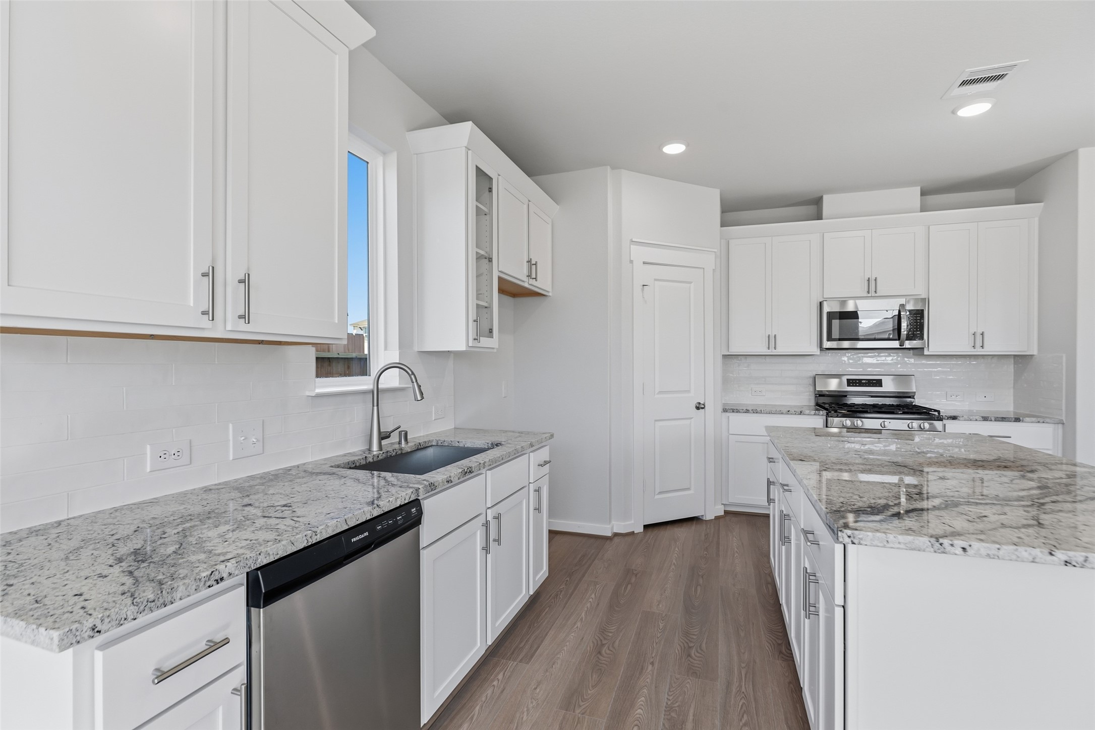 4442 Azalea Blossom Road Pinehurst, TX 77362 - Photo 16 of 38