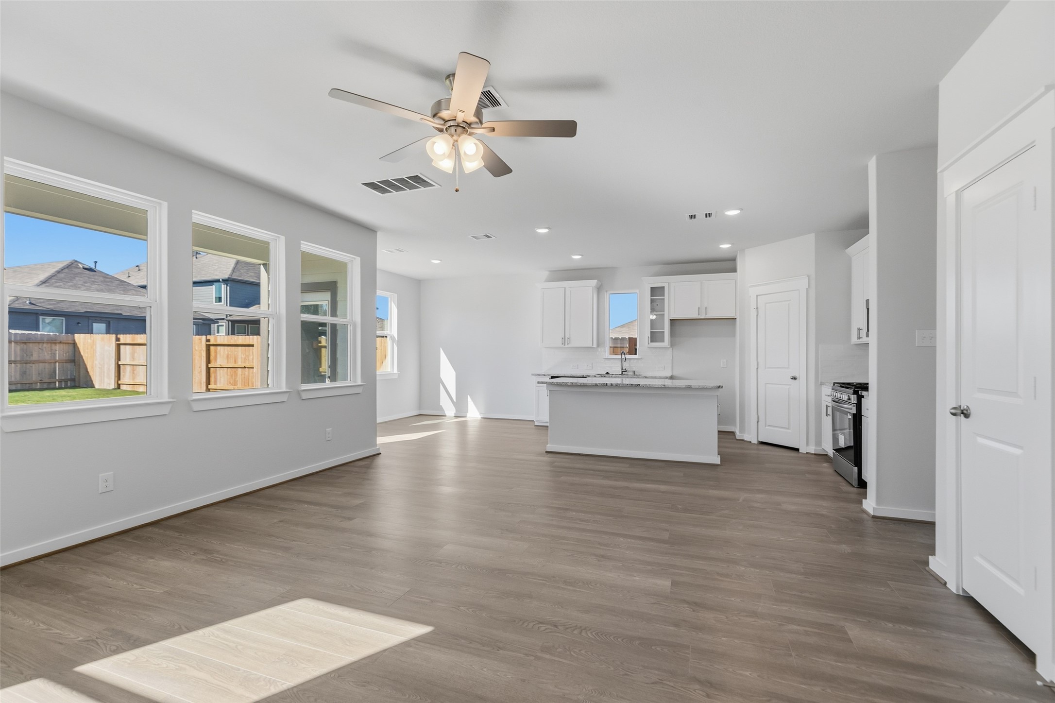 4442 Azalea Blossom Road Pinehurst, TX 77362 - Photo 9 of 38