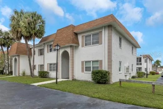 $1,300 | 359 South McMullen Booth Road, Unit 122, Clearwater, FL 33759