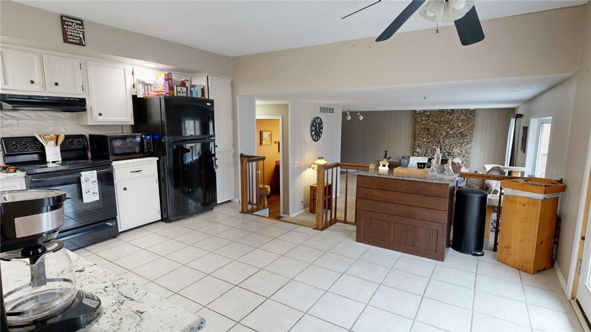 2664 South Forrest Green Drive Decatur, IL 62521 - Photo 10 of 39