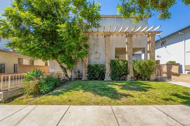 $565,000 | 12115 York Avenue, Unit 2, Hawthorne, CA 90250