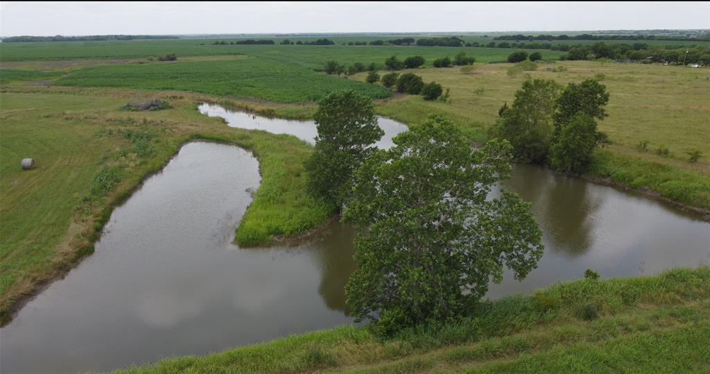 18.5 Morgan Road Italy, TX 76651 - Photo 3 of 6 a view of a lake with a yard
