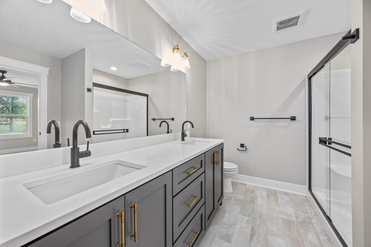 9237 Shimano Drive Portland, MI 48875 - Photo 10 of 32 IMG_1009