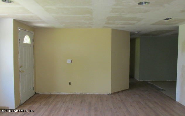 1186 Otis Road Jacksonville, FL 32220 - Photo 3 of 12 Foyer