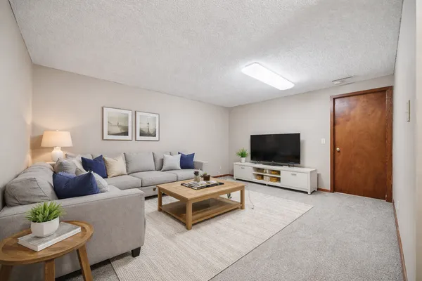 $225,000 | 12 Piccadilly Place, Mankato, MN 56001