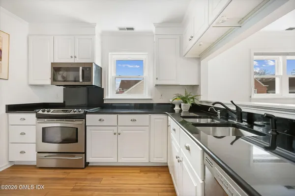 $1,225,000 | 51 Forest Avenue, Unit 138, Old Greenwich, CT 06870