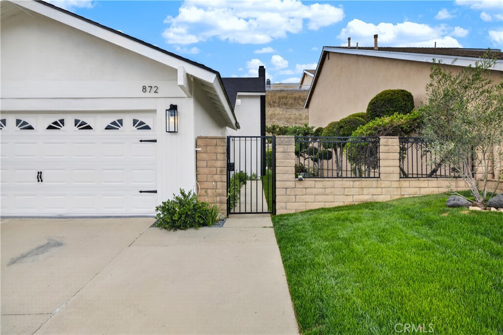872 West Ashiya Road Montebello, CA 90640 - Photo 3 of 58