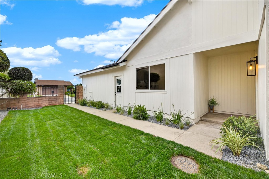 872 West Ashiya Road Montebello, CA 90640 - Photo 4 of 58