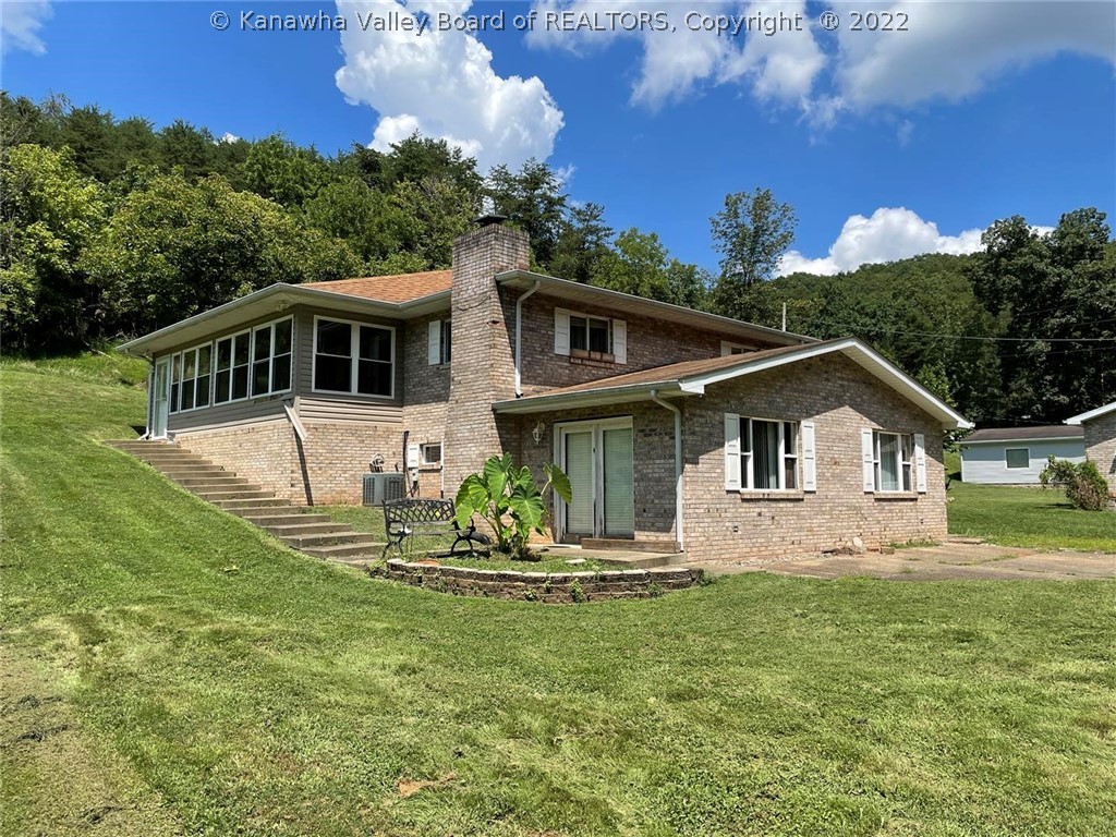 121 Robin Road Nitro, WV 25143 - Photo 2 of 50 Gallery Image 2