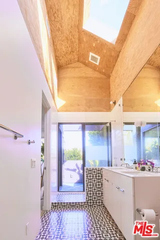 $2,795,000 | 906 Superba Avenue, Venice, CA 90291