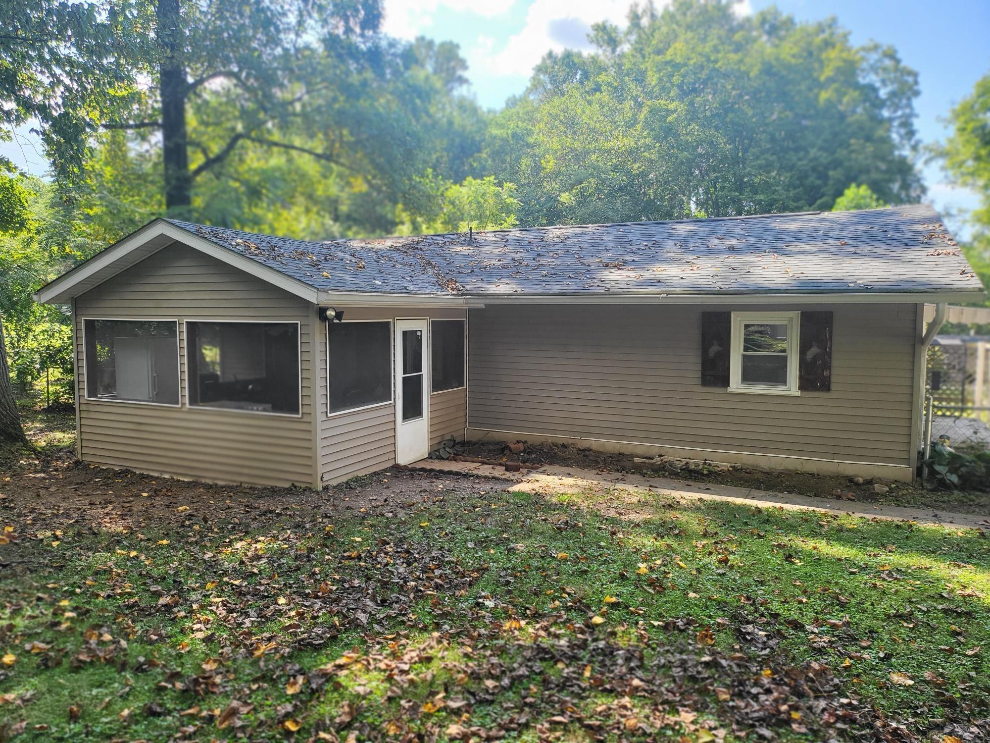 5121 Cardwell Road Bloomington, IN 47403 - Photo 2 of 19