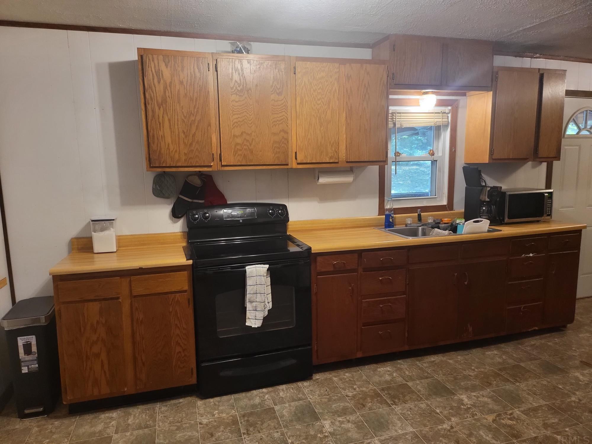 5121 Cardwell Road Bloomington, IN 47403 - Photo 9 of 19
