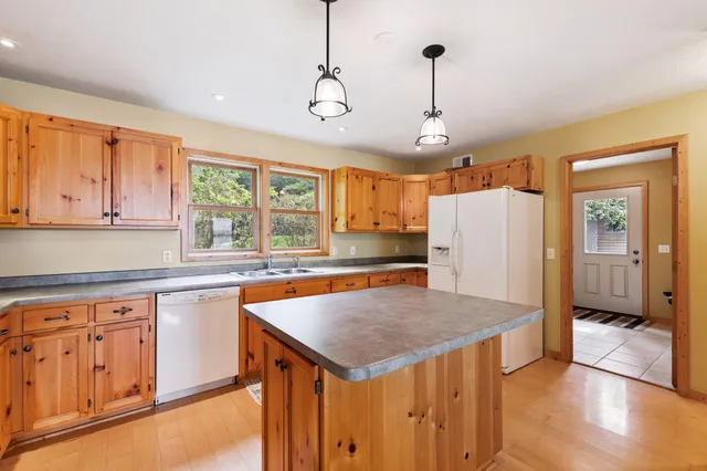 $1,075,000 | 10209-10215 Amery Avenue Northwest, Monticello, MN 55362