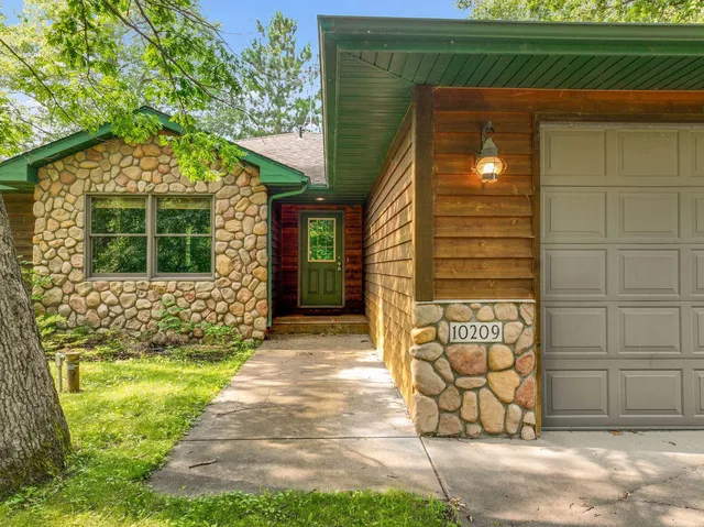 $1,075,000 | 10209-10215 Amery Avenue Northwest, Monticello, MN 55362