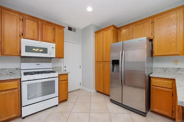 $4,250 | 4353 Saddlehorn Way, Oceanside, CA 92057