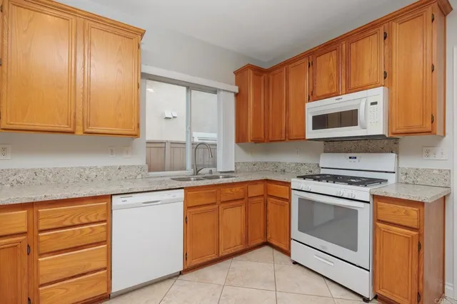 $4,250 | 4353 Saddlehorn Way, Oceanside, CA 92057