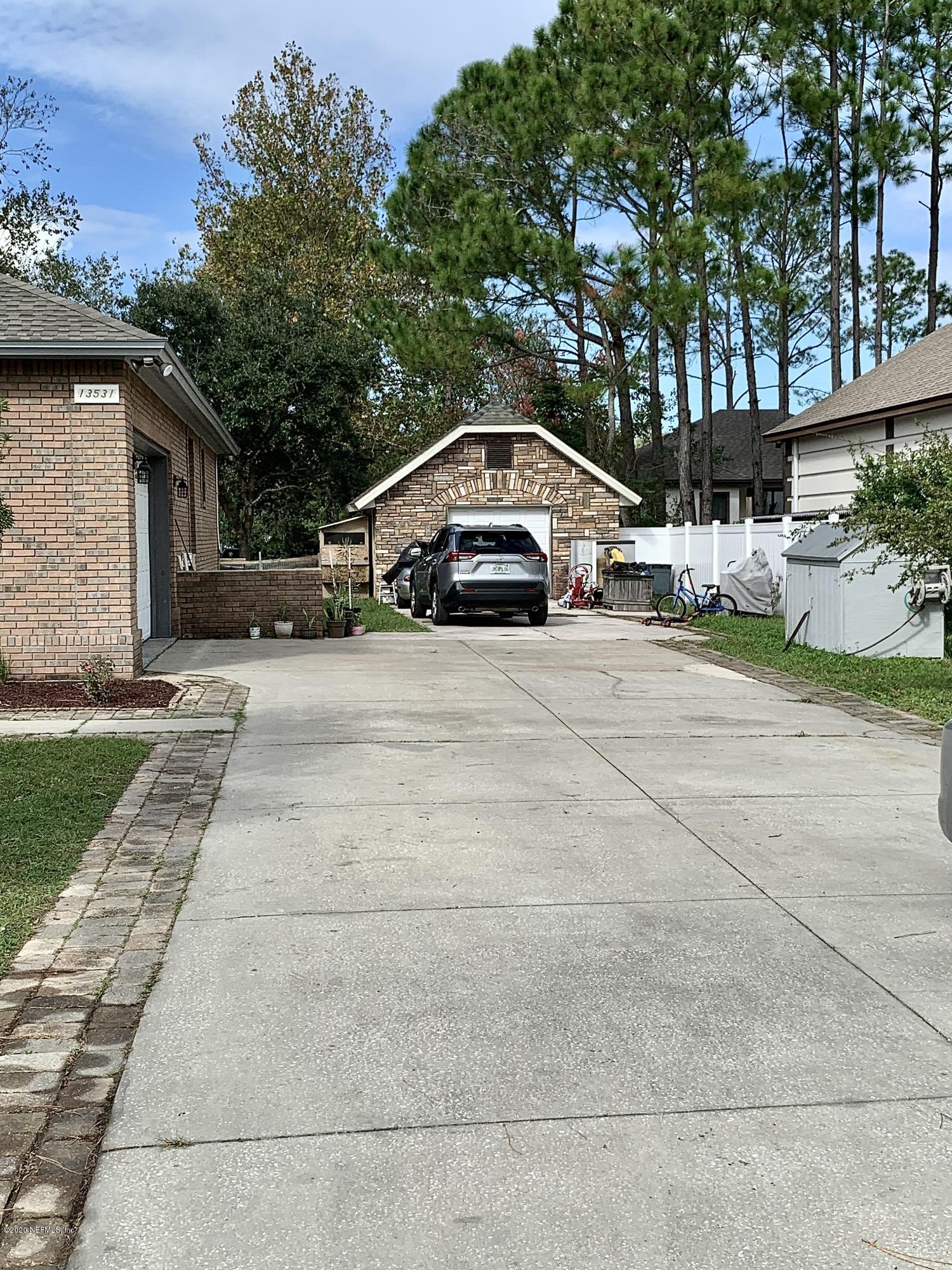 13531 Crashaw Road Jacksonville, FL 32246 - Photo 6 of 22 Driveway/shed