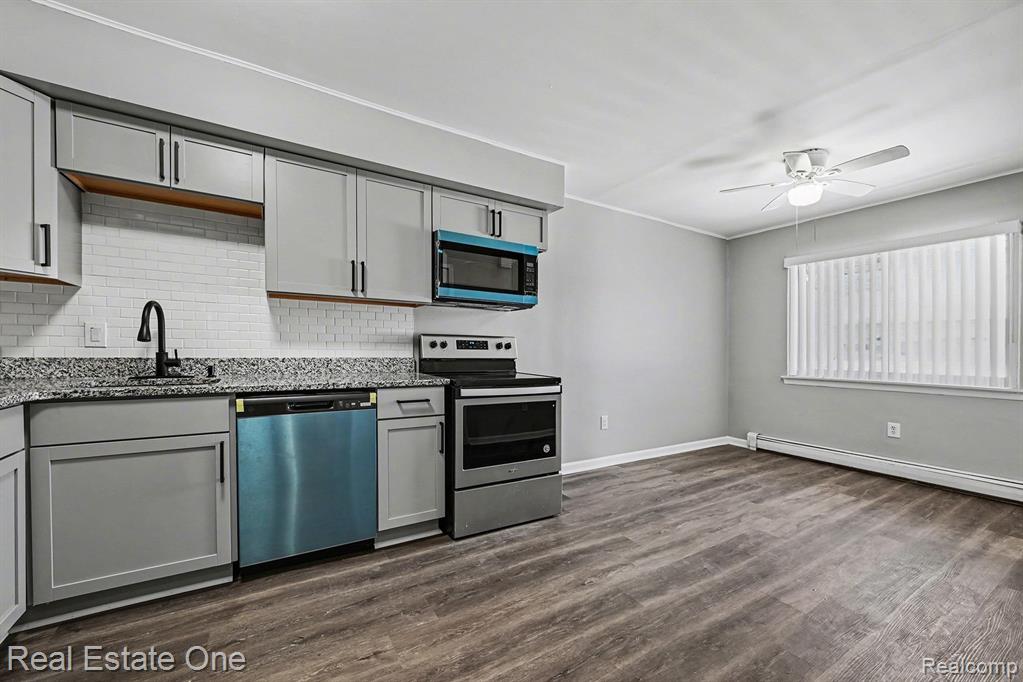 150 Ladd Road Walled Lake, MI 48390 - Photo 8 of 27 Gallery Image 8