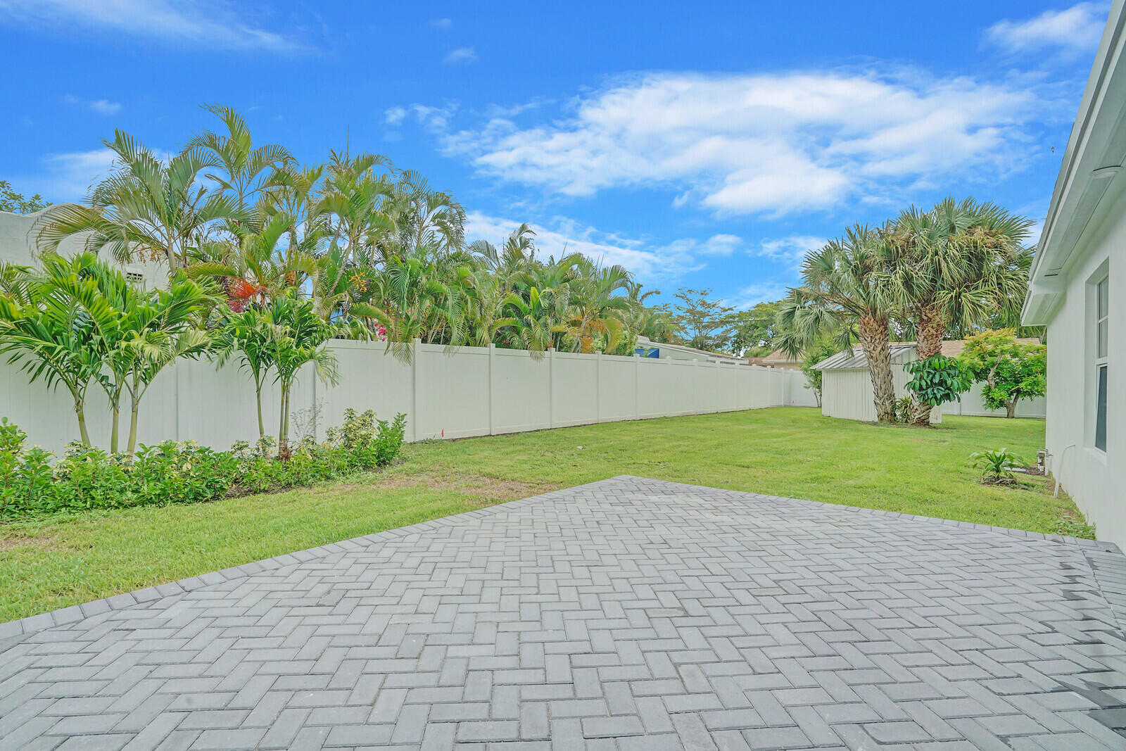 826 Sunset Road West Palm Beach, FL 33401 - Photo 21 of 52 Can you Say BBQ?