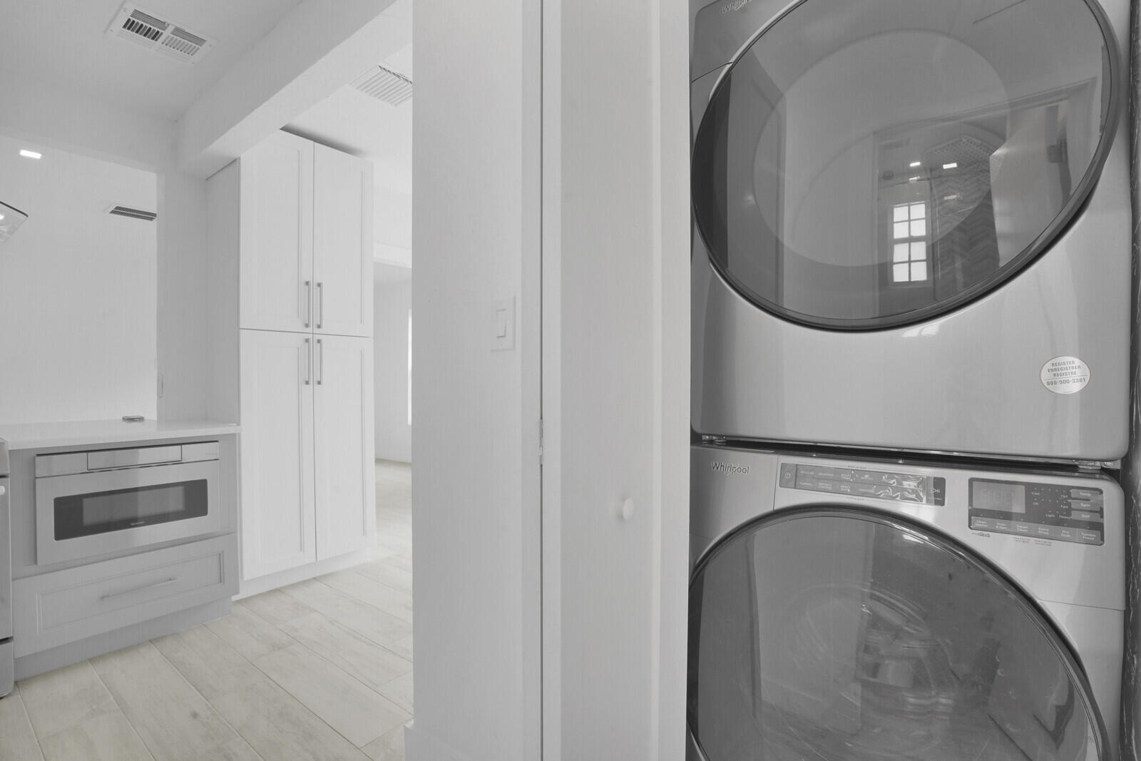 826 Sunset Road West Palm Beach, FL 33401 - Photo 31 of 52 view of kitchen with washer and dryer