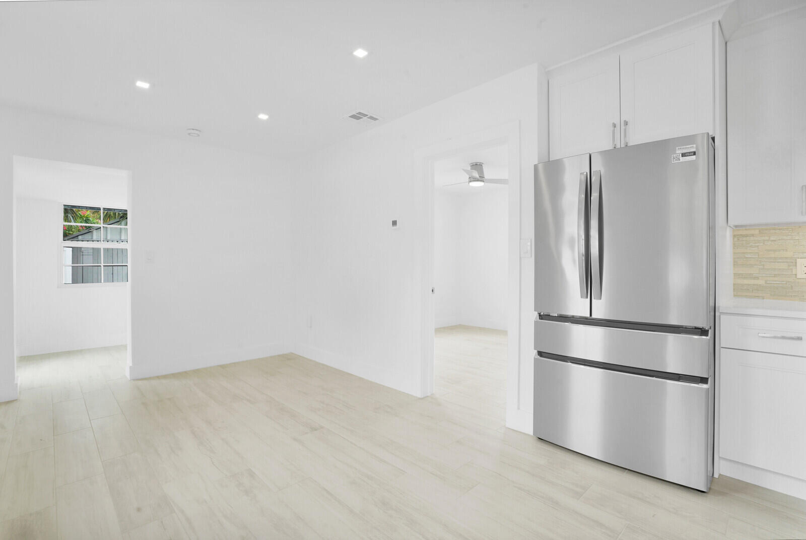 826 Sunset Road West Palm Beach, FL 33401 - Photo 39 of 52 Cottage Kitchen/DR