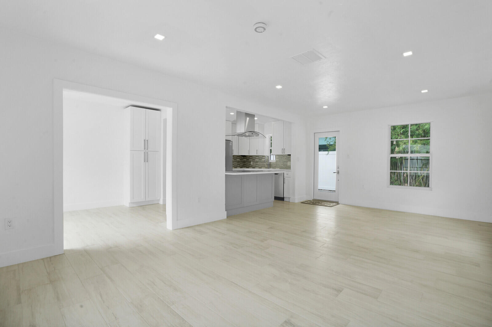 826 Sunset Road West Palm Beach, FL 33401 - Photo 9 of 52 Easy Access Side Door to Kitchen