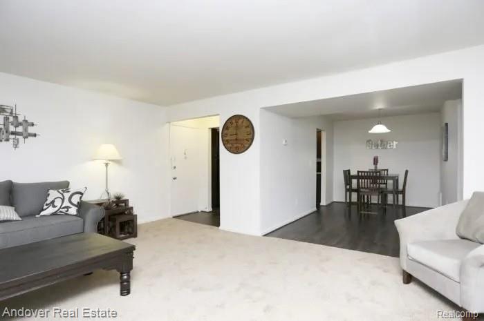 312 South Drake Road Kalamazoo, MI 49009 - Photo 7 of 21 Wall-to-wall carpeting in the living area