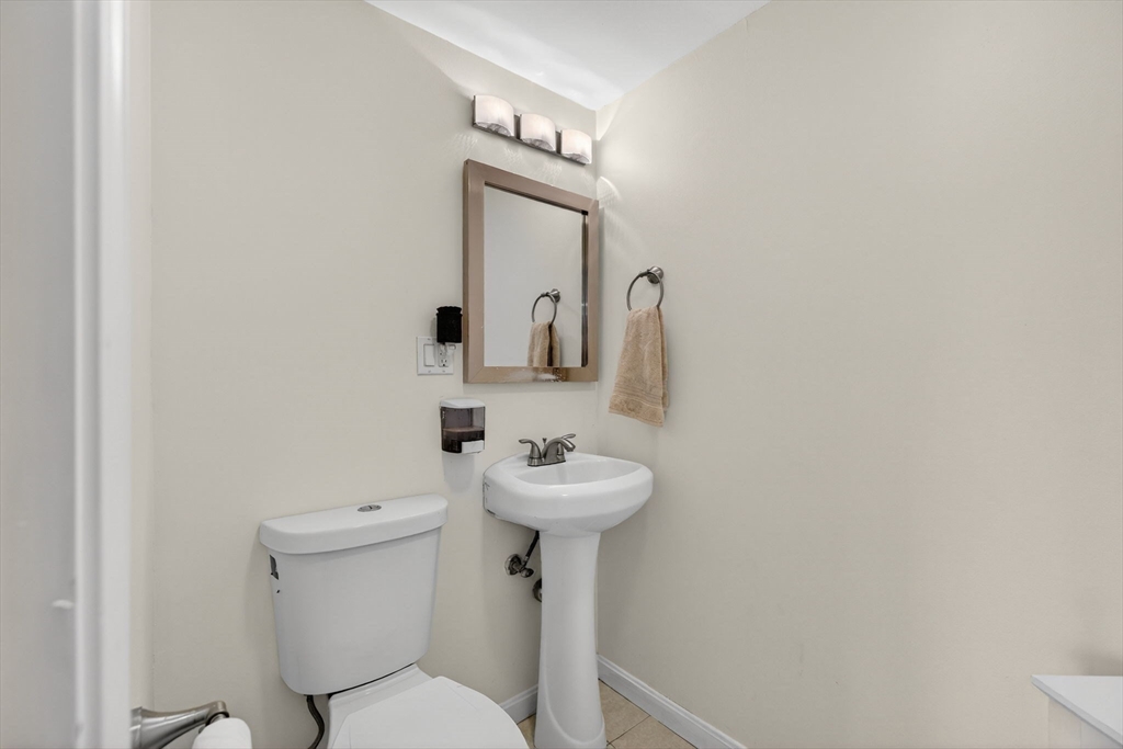 762 Main Street Wakefield, MA 01880 - Photo 12 of 39