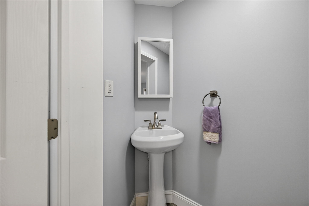 762 Main Street Wakefield, MA 01880 - Photo 31 of 39