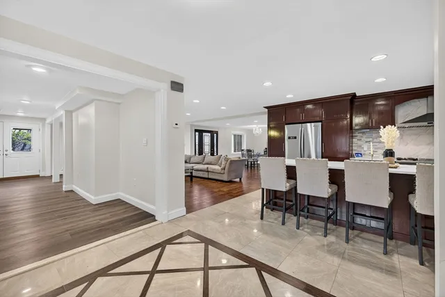 $1,150,000 | 762 Main Street, Wakefield, MA 01880