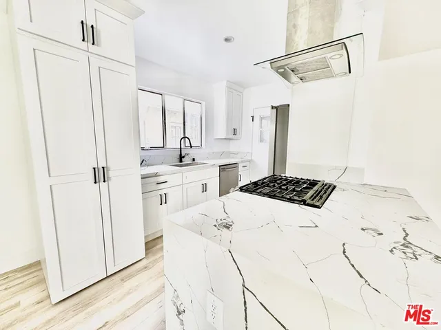 $4,599 | 121 South Crescent Drive, Unit D, Beverly Hills, CA 90212