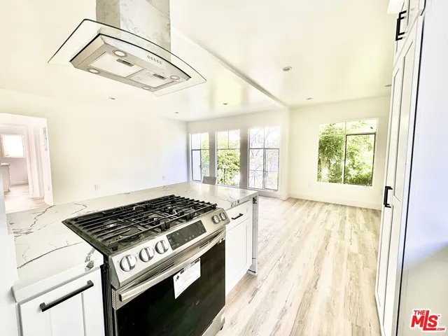 $4,599 | 121 South Crescent Drive, Unit D, Beverly Hills, CA 90212