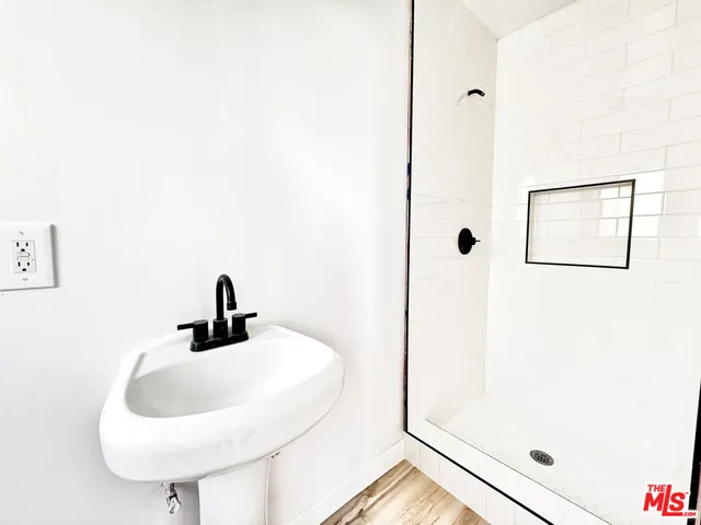 $4,599 | 121 South Crescent Drive, Unit D, Beverly Hills, CA 90212