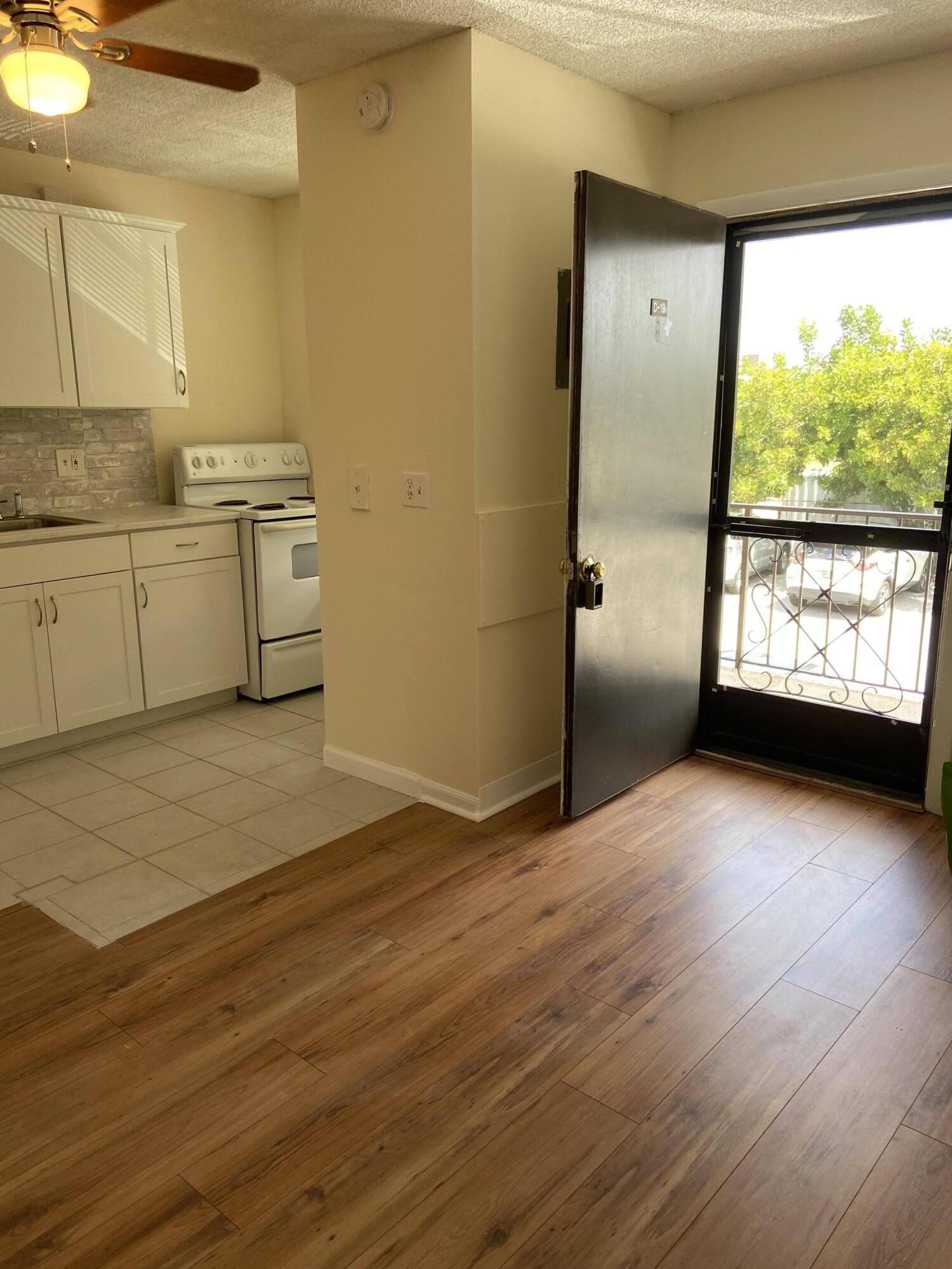 1061 Southeast Monterey Road, Unit D 19 Stuart, FL 34994 - Photo 3 of 8 IMG_2514