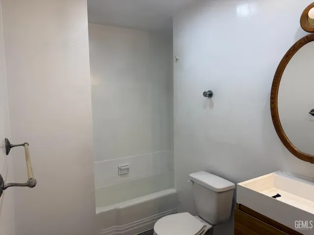 $299,999 | Undisclosed Address, Bakersfield, CA 93307