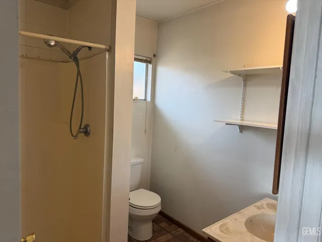 $299,999 | Undisclosed Address, Bakersfield, CA 93307